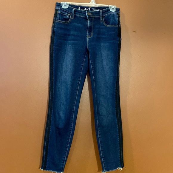 R jeans in lovely dark denim with some fading and piping down the sides. - Picture 3 of 9